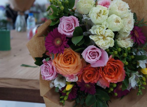 Seasonal Hand-Tied Bouquet Workshop Seasonal Hand-Tied Bouquet Workshop